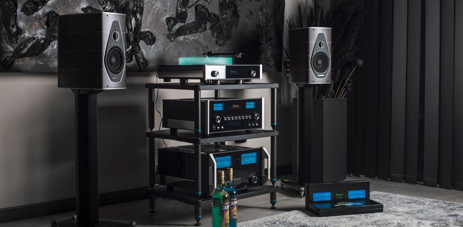 Italy’s Bassocontinuo gives support to McIntosh